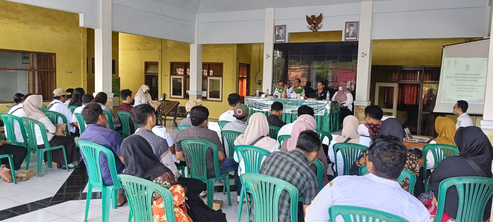 SOSIALISASI PERLINDUNGAN PEKERJA MIGRAN INDONESIA di KECAMATAN RANUYOSO